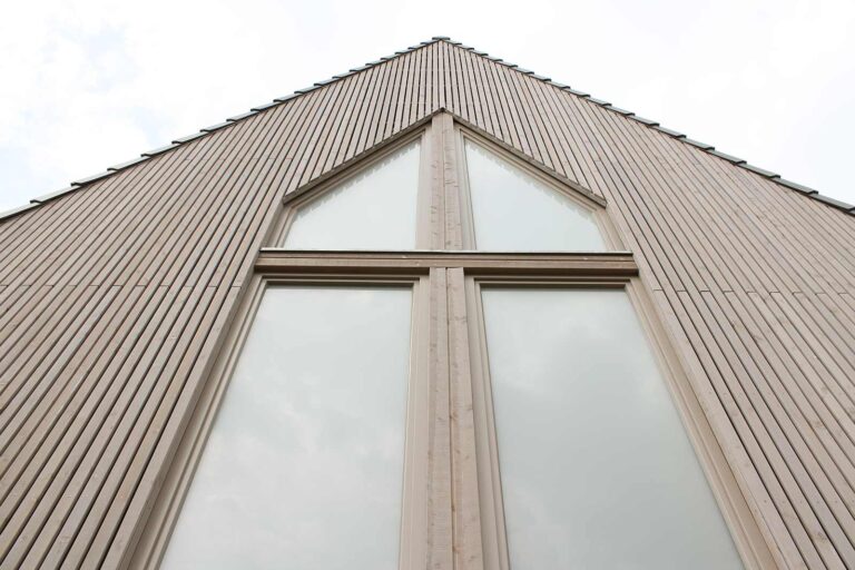 Kirchliches Gemeindezentrum Hasloh – Fensterkreuz, außen Fensterkreuz, außen, Kirchliches Gemeindezentrum Hasloh