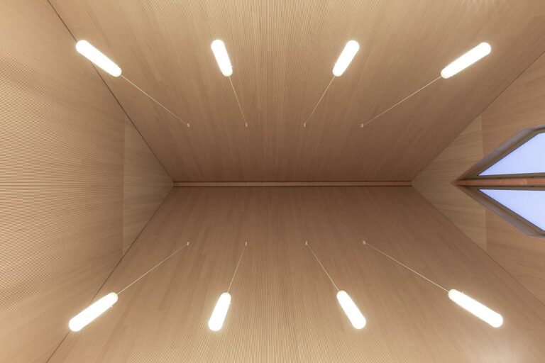 arnephotography-hasloh-holzbau-fassaden-decke-beleuchtung