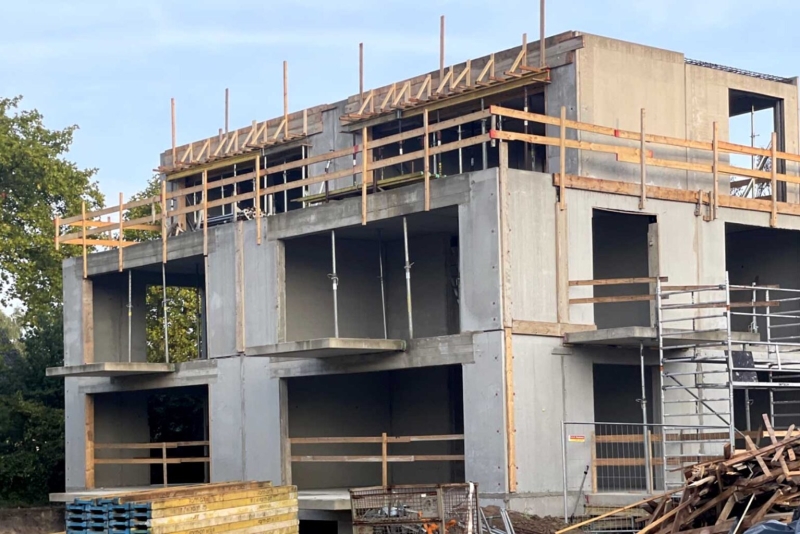 Rohbau Haus B: Neubau von 5 Mehrfamilienhäusern mit je 4 Wohneinheiten in Berlin Rudow Bau von 5 Mehrfamilienhäusern mit jeweils 4 Wohnungen in Berlin Rudow, Rohbau Haus B