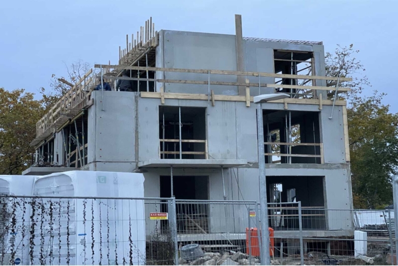 Rohbau Haus C: Neubau von 5 Mehrfamilienhäusern mit je 4 Wohneinheiten in Berlin Rudow Bau von 5 Mehrfamilienhäusern mit jeweils 4 Wohnungen in Berlin Rudow, Rohbau Haus C